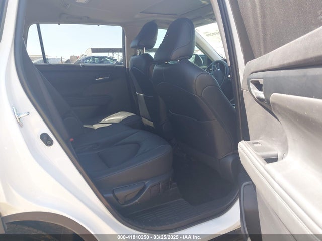 5TDGZRAH7NS559885 Toyota Highlander Xle