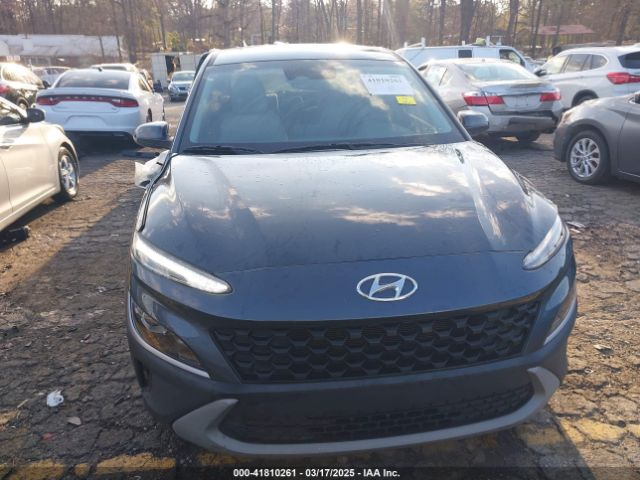 KM8K22ABXNU771933 Hyundai Kona Se