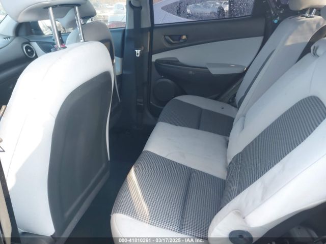 KM8K22ABXNU771933 Hyundai Kona Se
