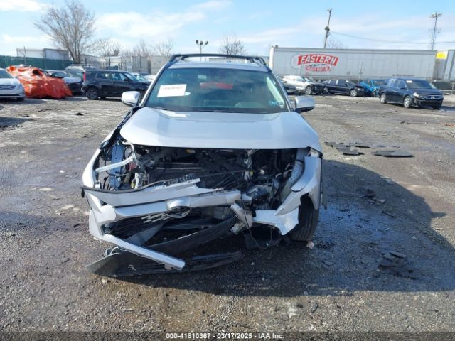 2T3P1RFV2RC475310 Toyota Rav4 Xle