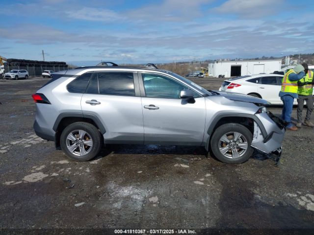 2T3P1RFV2RC475310 Toyota Rav4 Xle