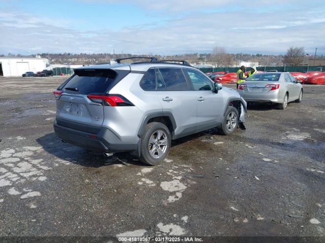 2T3P1RFV2RC475310 Toyota Rav4 Xle