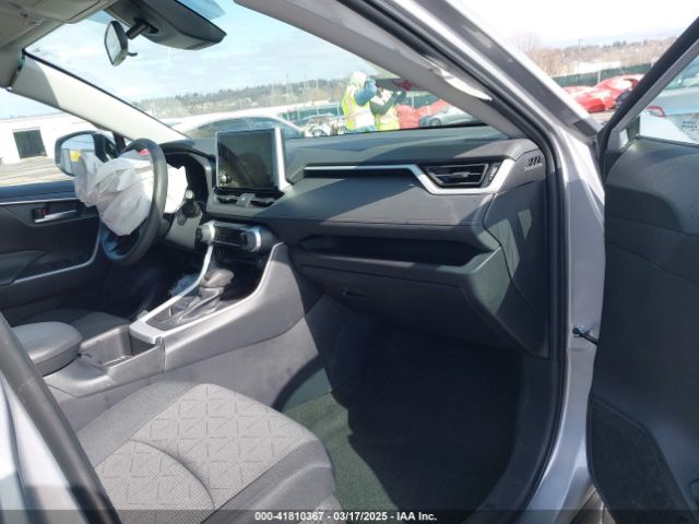 2T3P1RFV2RC475310 Toyota Rav4 Xle