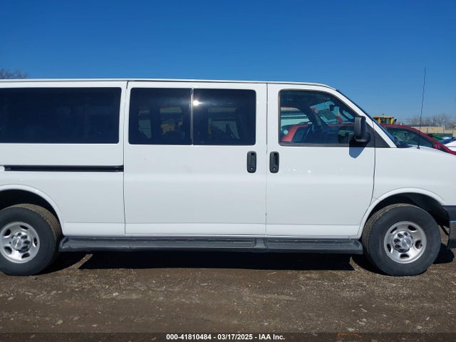 1GAZGPFP3P1175047 Chevrolet Express Passenger Rwd 3500 Extended Wheelbase Lt