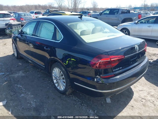 1VWBT7A3XHC009040 Volkswagen Passat 1.8t Se