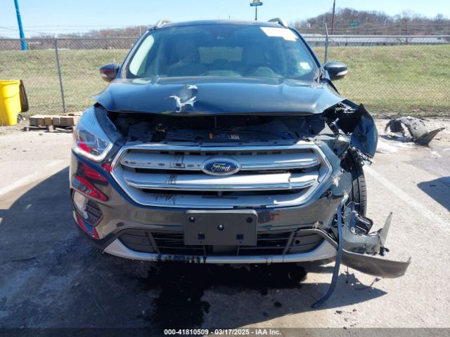 1FMCU9J9XKUC26167 Ford Escape Titanium