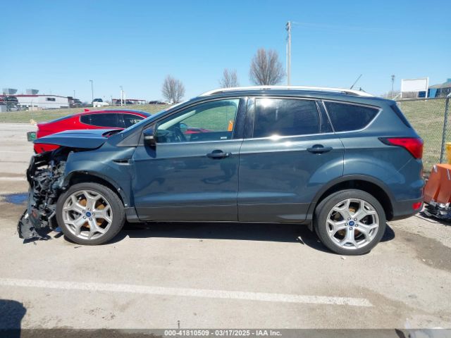 1FMCU9J9XKUC26167 Ford Escape Titanium