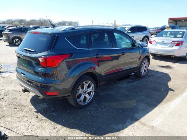 1FMCU9J9XKUC26167 Ford Escape Titanium