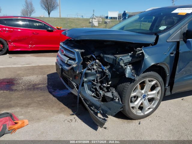 1FMCU9J9XKUC26167 Ford Escape Titanium