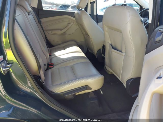 1FMCU9J9XKUC26167 Ford Escape Titanium