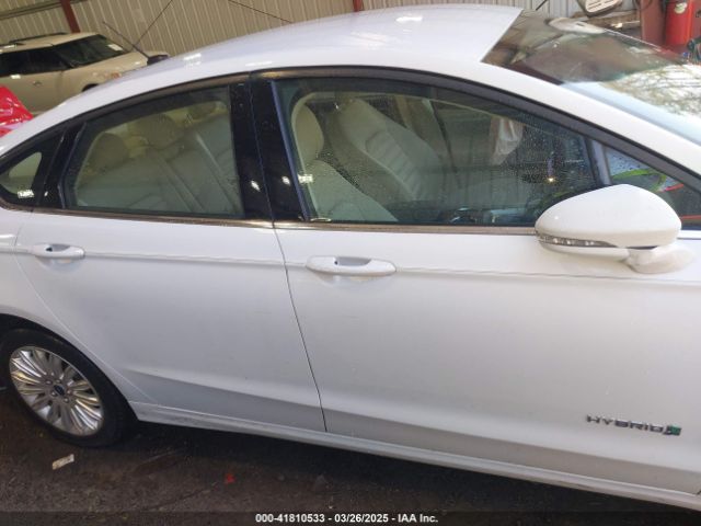 3FA6P0LU0ER373945 Ford Fusion Hybrid Se