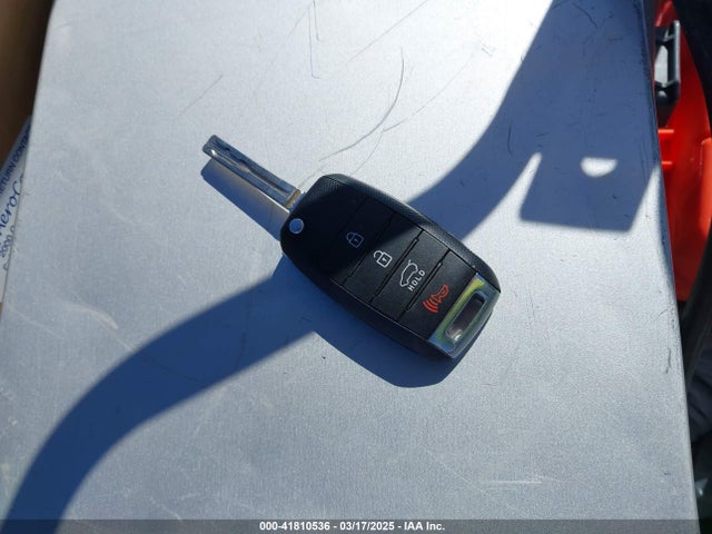 KIA SOUL + 2015 KNDJP3A50F7802561 Image 11