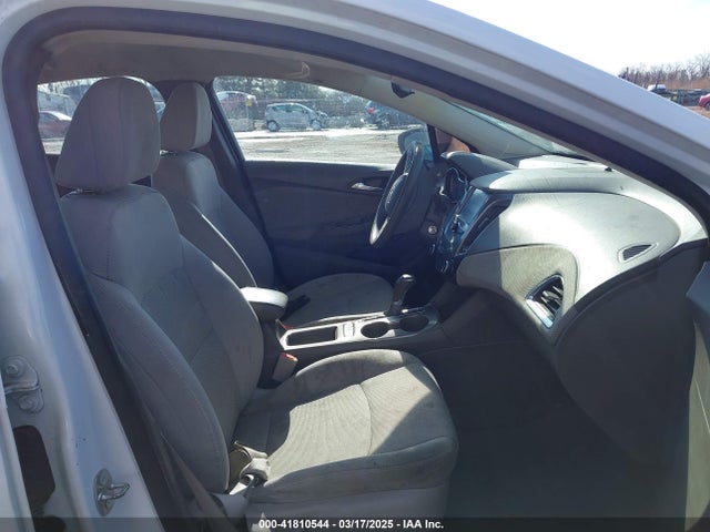 1G1BE5SM6H7105502 Chevrolet Cruze Lt Auto