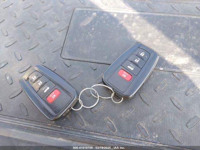4T1B21HK6JU004767 Toyota Camry Hybrid Xle