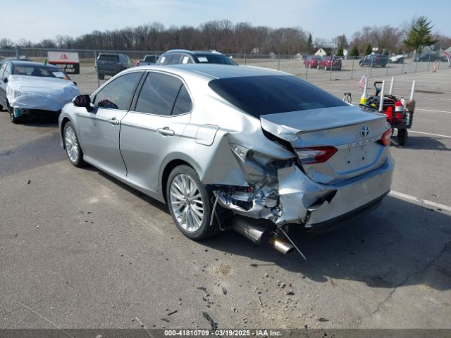 4T1B21HK6JU004767 Toyota Camry Hybrid Xle