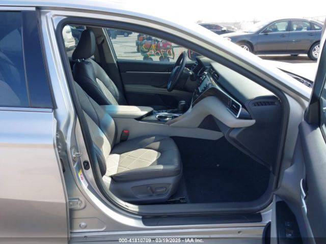 4T1B21HK6JU004767 Toyota Camry Hybrid Xle