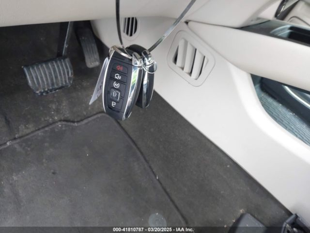 2LMPJ8K93KBL24776 Lincoln Nautilus Select