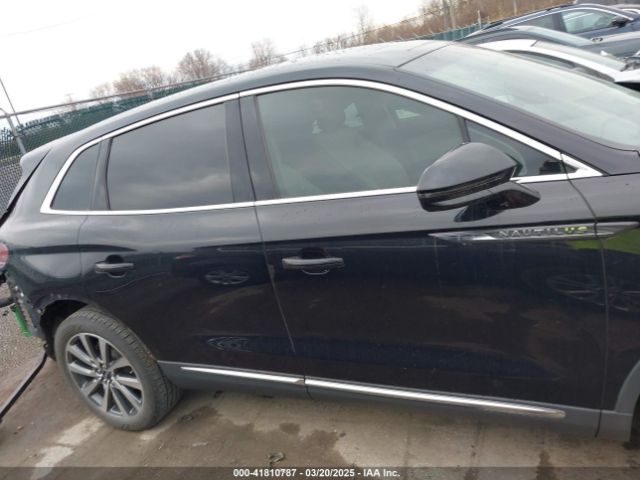 2LMPJ8K93KBL24776 Lincoln Nautilus Select
