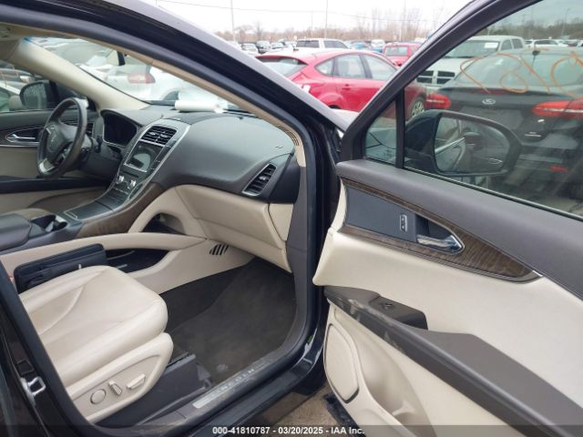 2LMPJ8K93KBL24776 Lincoln Nautilus Select