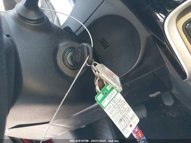 2T1BURHE7HC926611 Toyota COROLLA LE