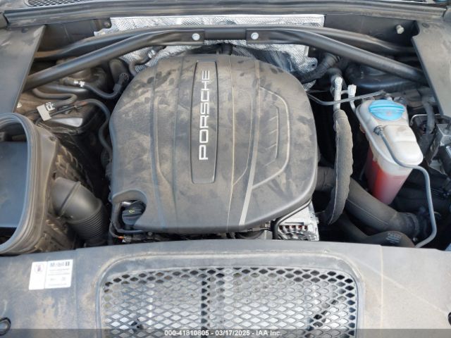 2017 PORSCHE MACAN WP1AA2A55HLB02121 Photo 9