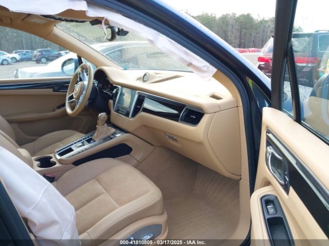 2017 PORSCHE MACAN WP1AA2A55HLB02121 Photo 4