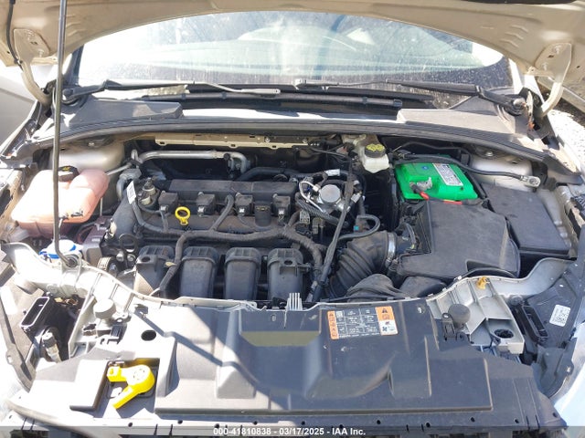 1FADP3K25HL305961 Ford FOCUS SE