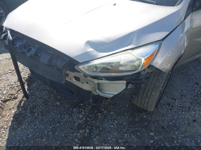 1FADP3K25HL305961 Ford FOCUS SE