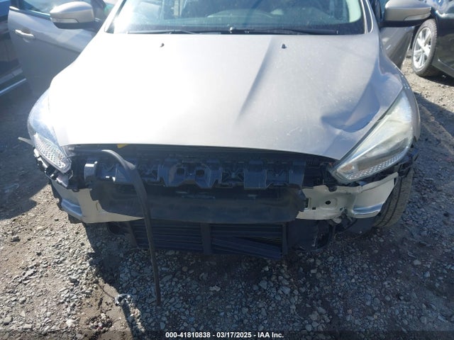 1FADP3K25HL305961 Ford FOCUS SE