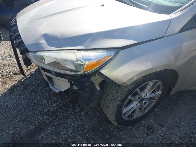 1FADP3K25HL305961 Ford FOCUS SE