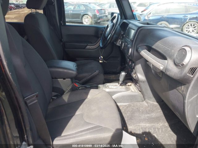 1C4BJWDG6HL746950 Jeep Wrangler Unlimited Sport