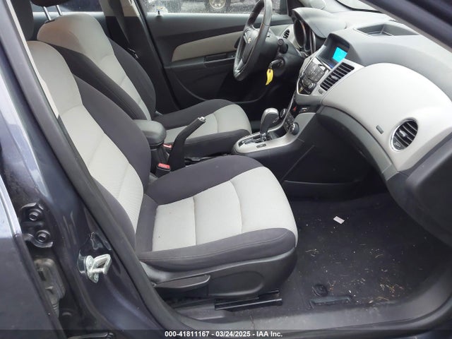 1G1PA5SH0E7103809 Chevrolet Cruze Ls Auto