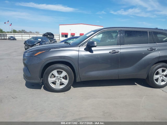 5TDZARAH5NS517327 Toyota Highlander Hybrid Le