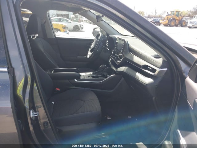 5TDZARAH5NS517327 Toyota Highlander Hybrid Le