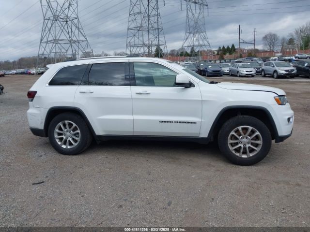 1C4RJEAGXMC813573 Jeep Grand Cherokee Laredo E 4x2