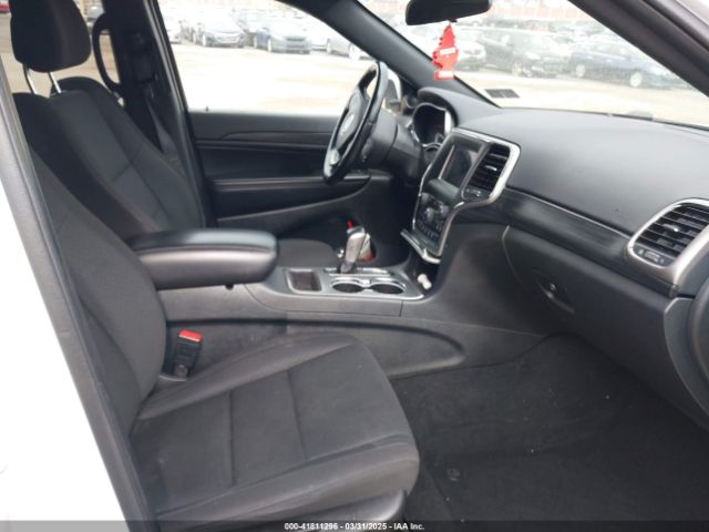 1C4RJEAGXMC813573 Jeep Grand Cherokee Laredo E 4x2