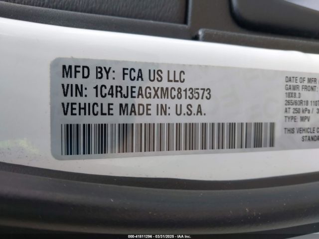 1C4RJEAGXMC813573 Jeep Grand Cherokee Laredo E 4x2
