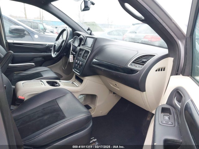 2C4RDGCGXJR268350 Dodge Grand Caravan Sxt