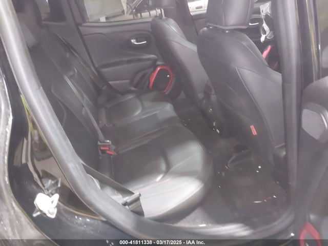 ZACNJBC11KPJ92963 Jeep Renegade Trailhawk 4x4