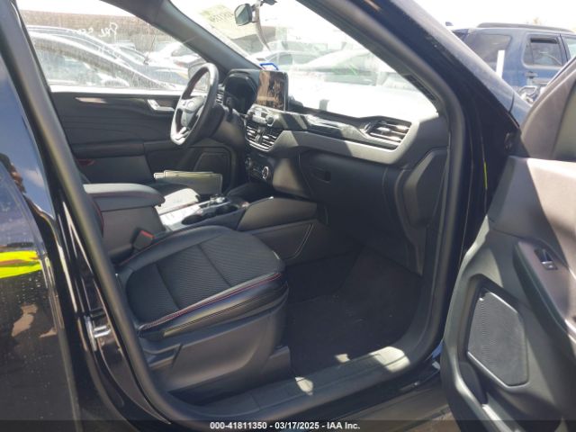 1FMCU0MN8SUA41572 Ford Escape St-line