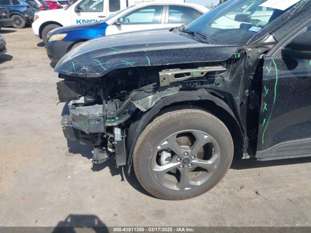 1FMCU0MN8SUA41572 Ford Escape St-line