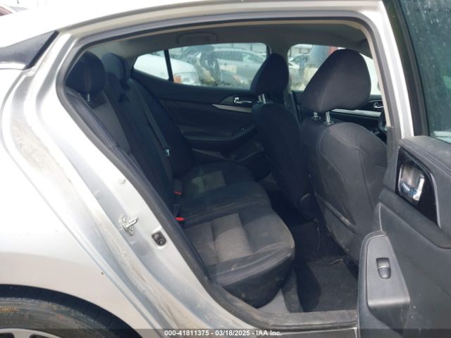 1N4AA6AP3JC407381 Nissan Maxima 3.5 S