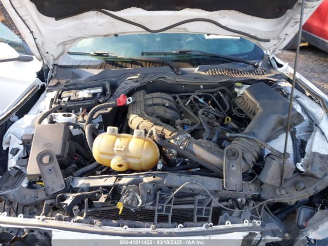 1FA6P8AM5H5263143 Ford Mustang V6