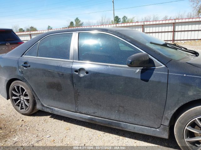 4T1BF1FK2EU833591 Toyota CAMRY SE