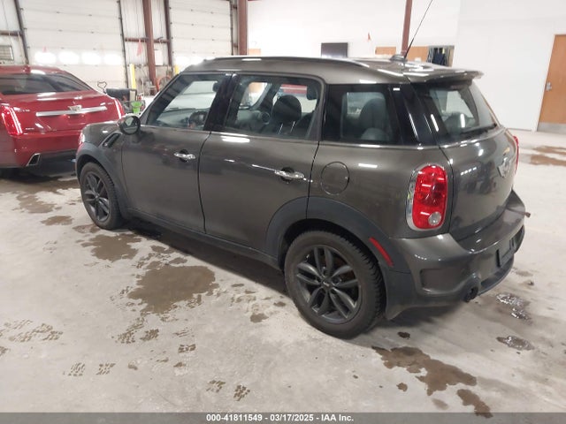 2011 MINI COOPER S COUNTRYMAN WMWZC3C58BWL79978 Photo 2