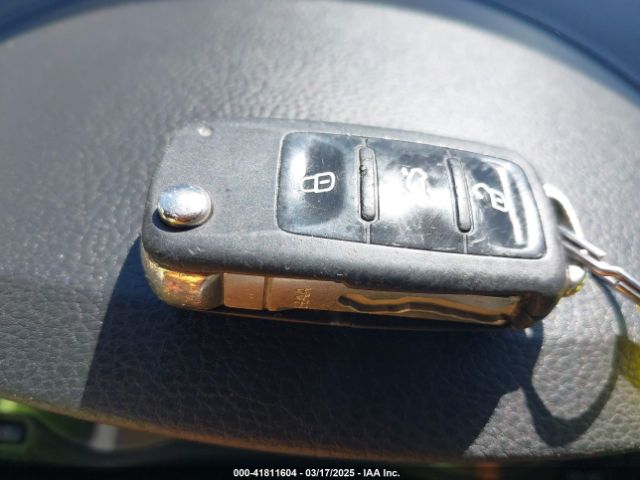 WVGAV7AX5GW538027 Volkswagen TIGUAN S