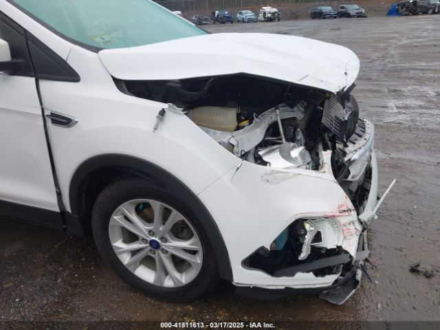1FMCU0GD3JUB32184 Ford ESCAPE SE