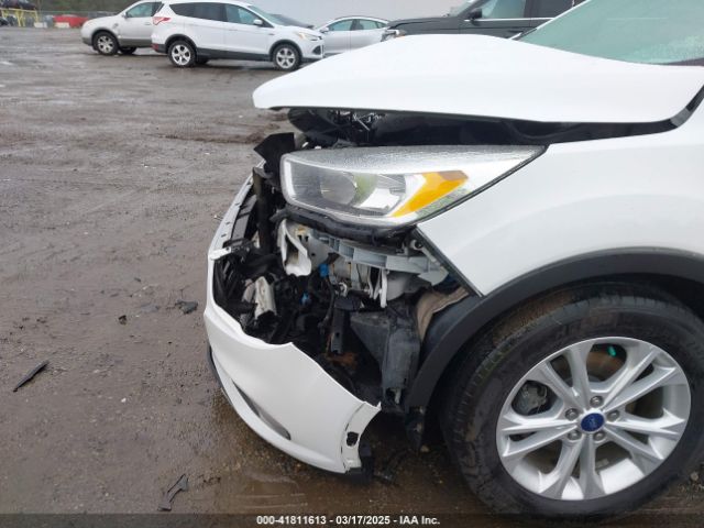 1FMCU0GD3JUB32184 Ford ESCAPE SE