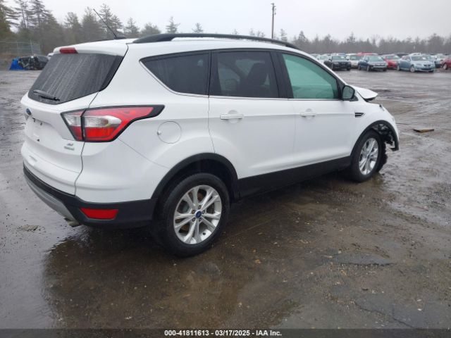 1FMCU0GD3JUB32184 Ford ESCAPE SE