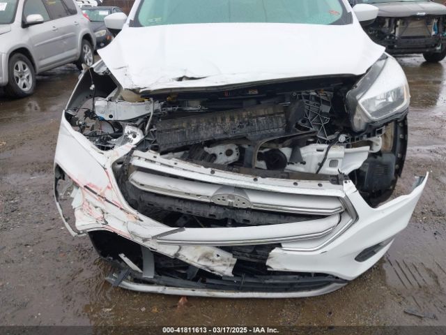 1FMCU0GD3JUB32184 Ford ESCAPE SE